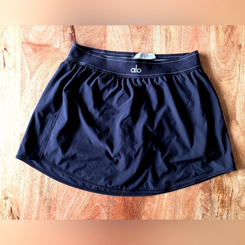 ALO Yoga Women's black Mini Skirt